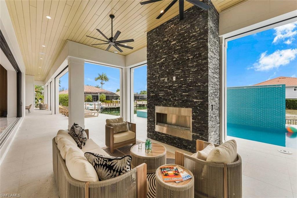 661 Amber Dr Photo 12