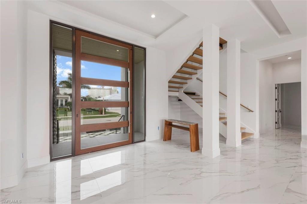 661 Amber Dr Photo 5